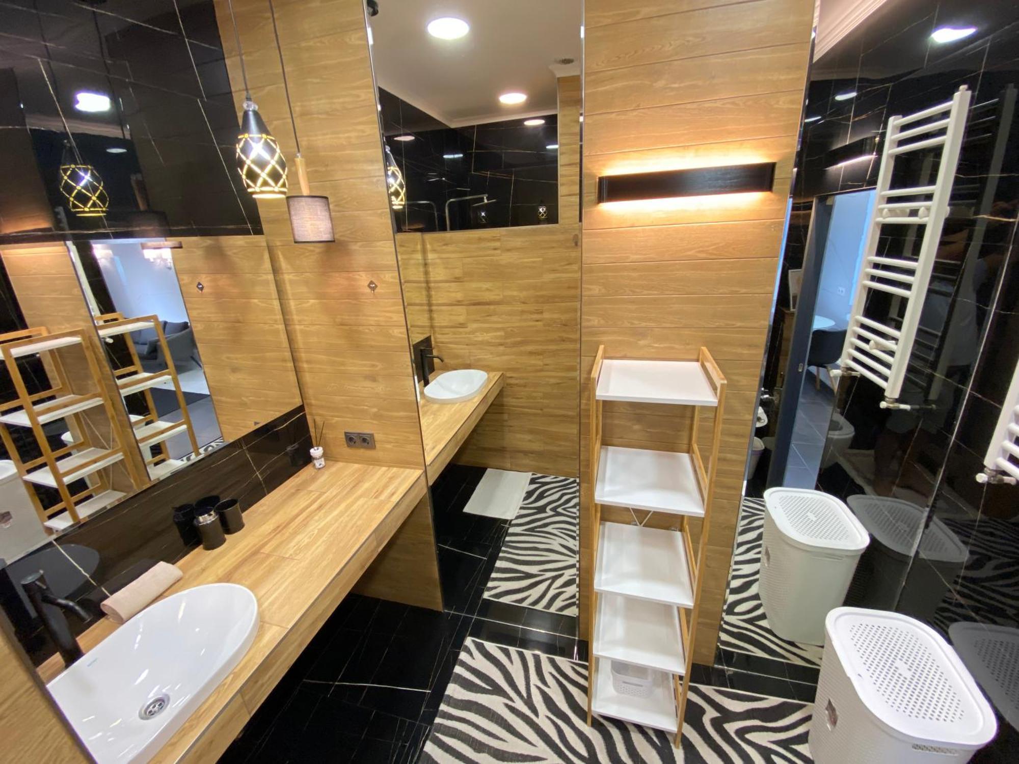 Rentnow Modern Business Apartment With 3 Bedrooms In Centre تشيسيناو المظهر الخارجي الصورة
