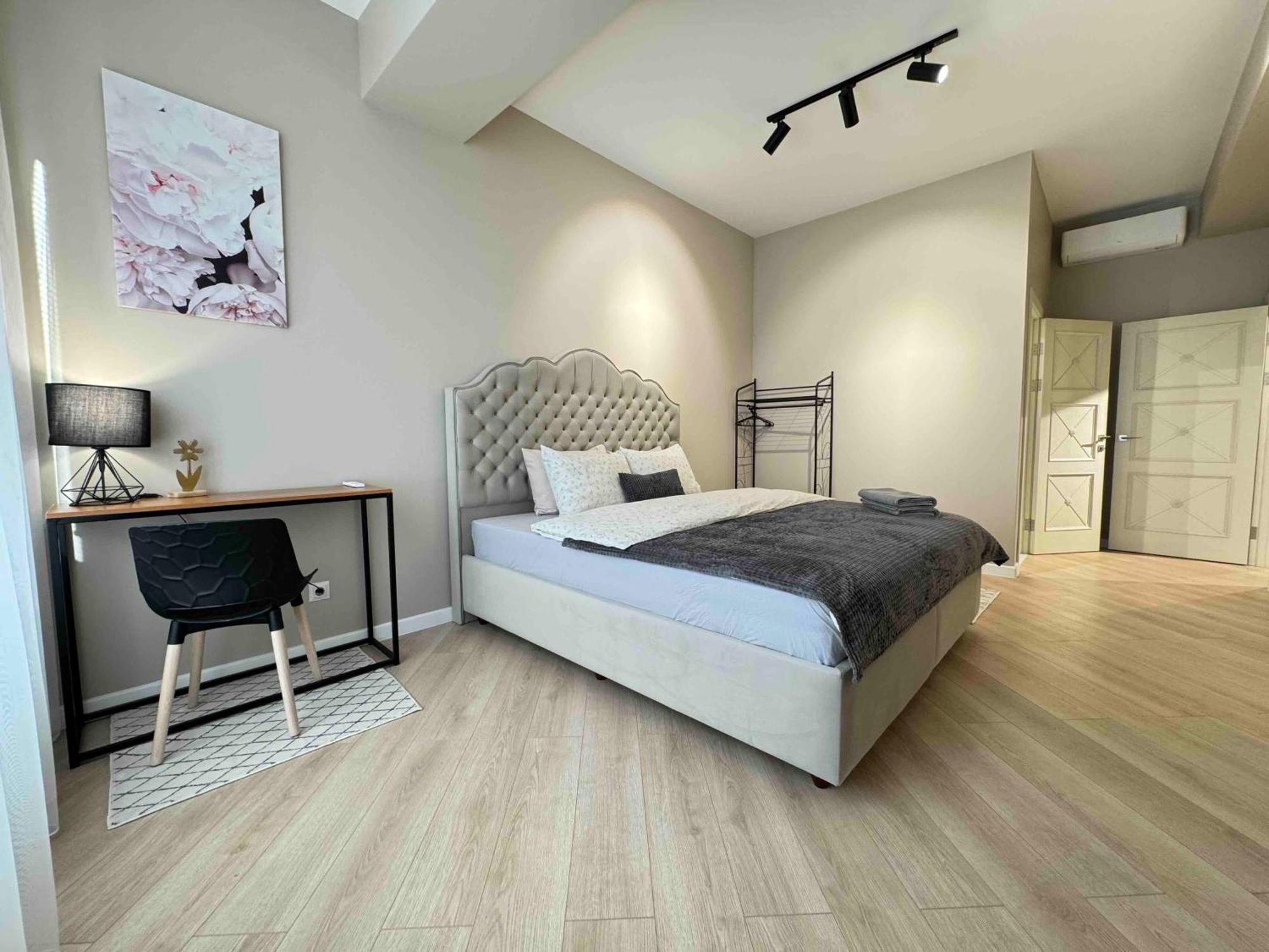 Rentnow Modern Business Apartment With 3 Bedrooms In Centre تشيسيناو المظهر الخارجي الصورة