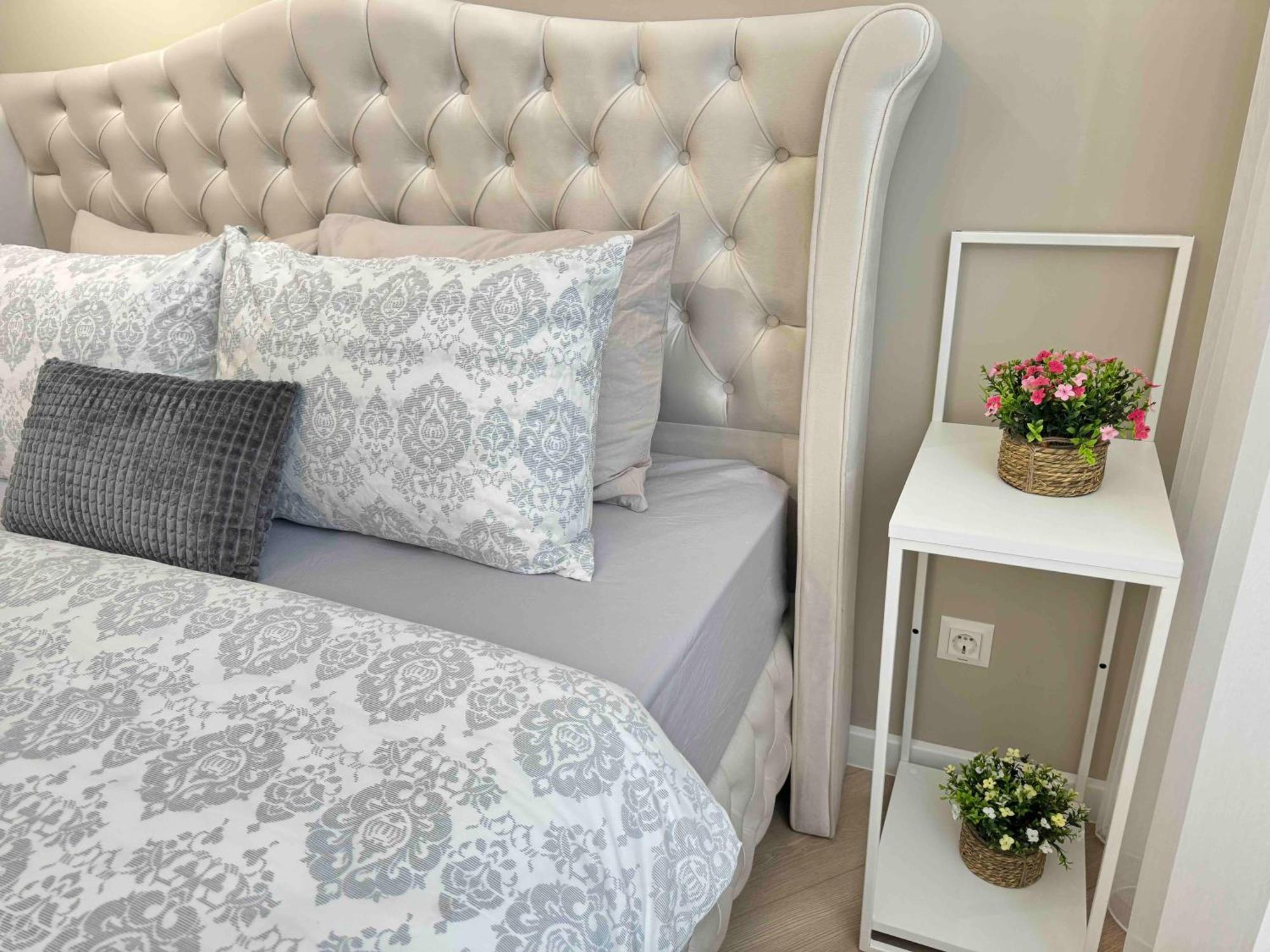 Rentnow Modern Business Apartment With 3 Bedrooms In Centre تشيسيناو المظهر الخارجي الصورة
