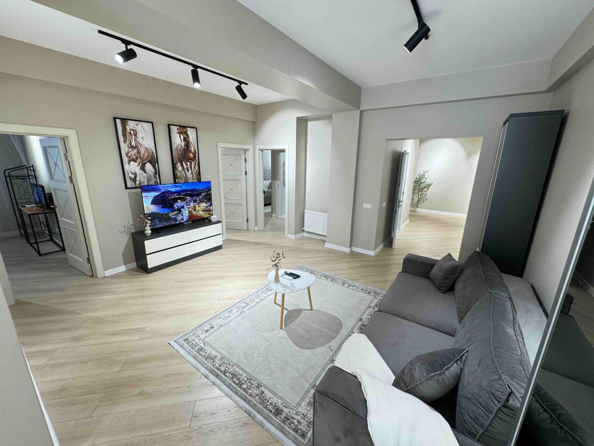 Rentnow Modern Business Apartment With 3 Bedrooms In Centre تشيسيناو المظهر الخارجي الصورة