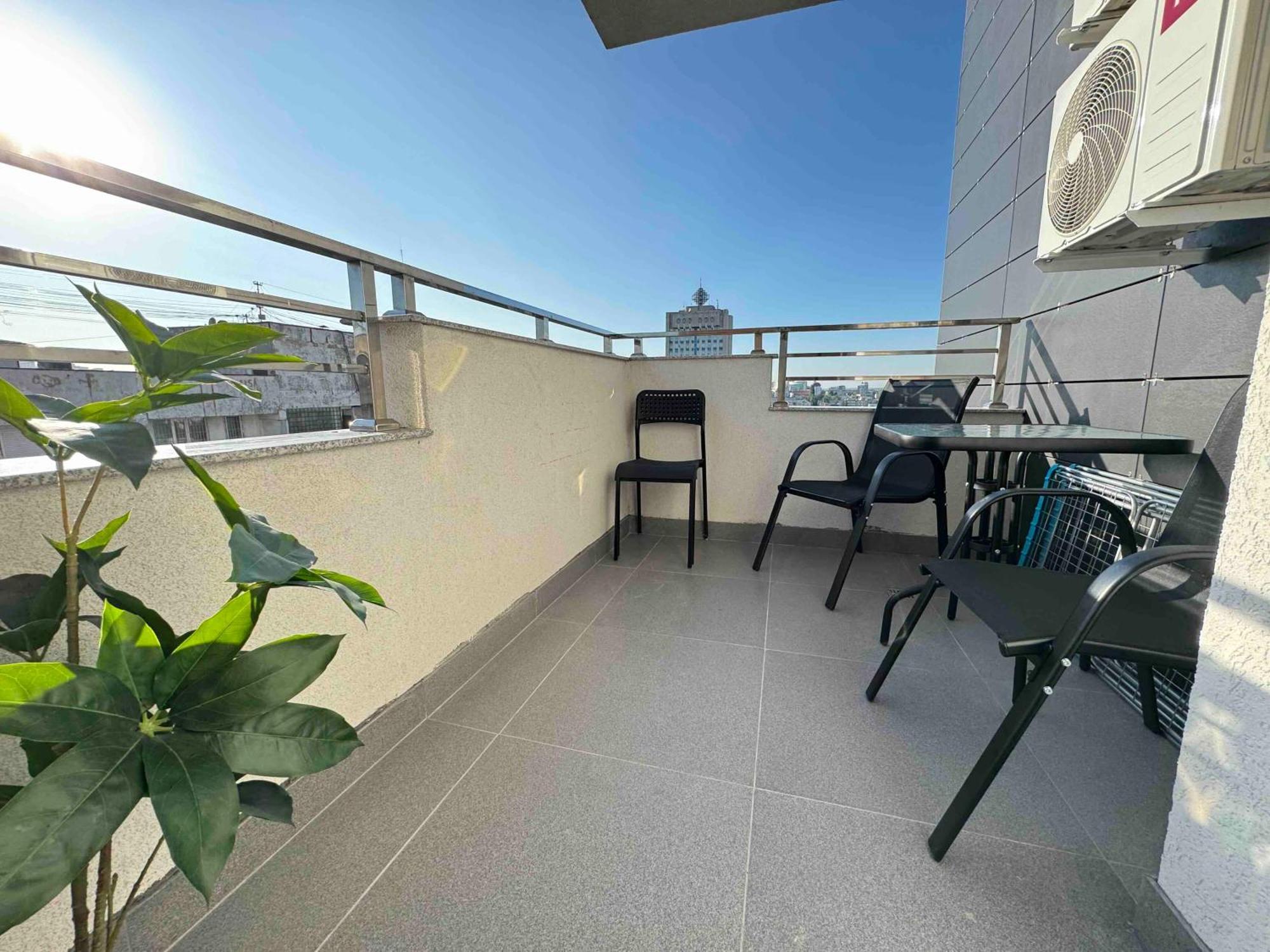 Rentnow Modern Business Apartment With 3 Bedrooms In Centre تشيسيناو المظهر الخارجي الصورة