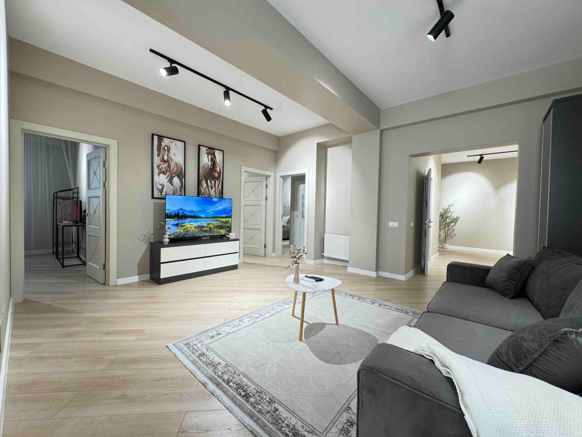 Rentnow Modern Business Apartment With 3 Bedrooms In Centre تشيسيناو المظهر الخارجي الصورة
