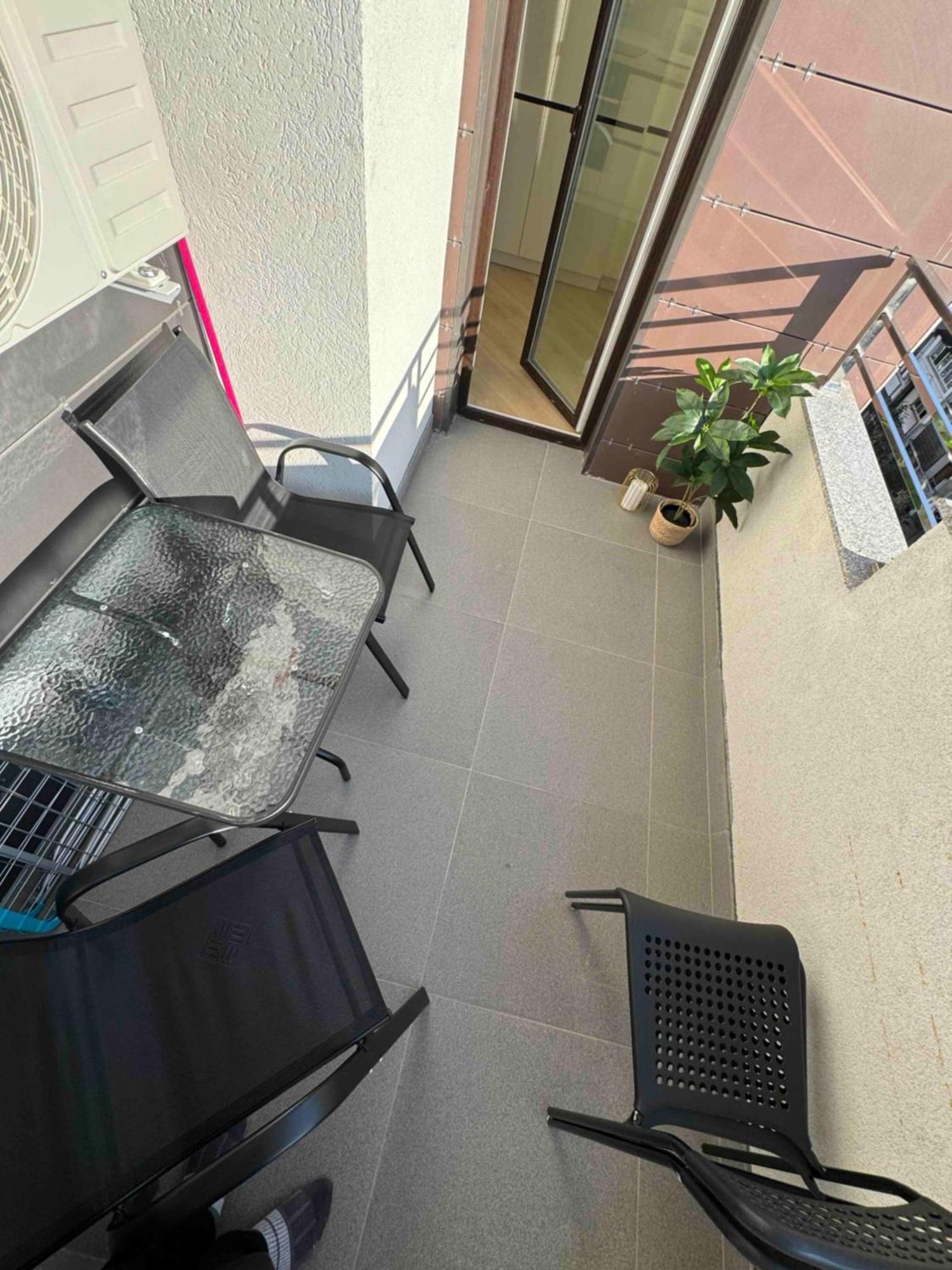 Rentnow Modern Business Apartment With 3 Bedrooms In Centre تشيسيناو المظهر الخارجي الصورة