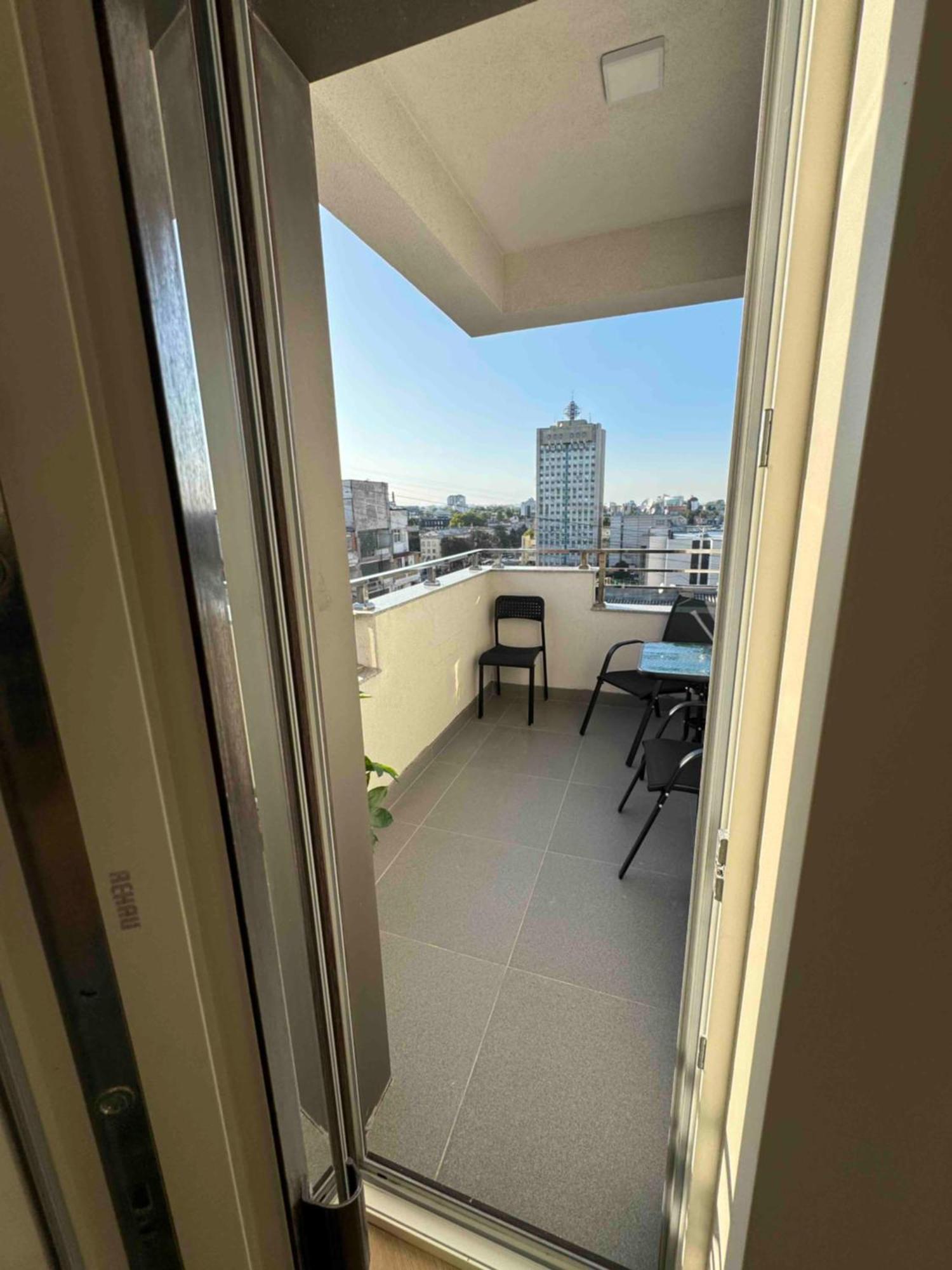Rentnow Modern Business Apartment With 3 Bedrooms In Centre تشيسيناو المظهر الخارجي الصورة
