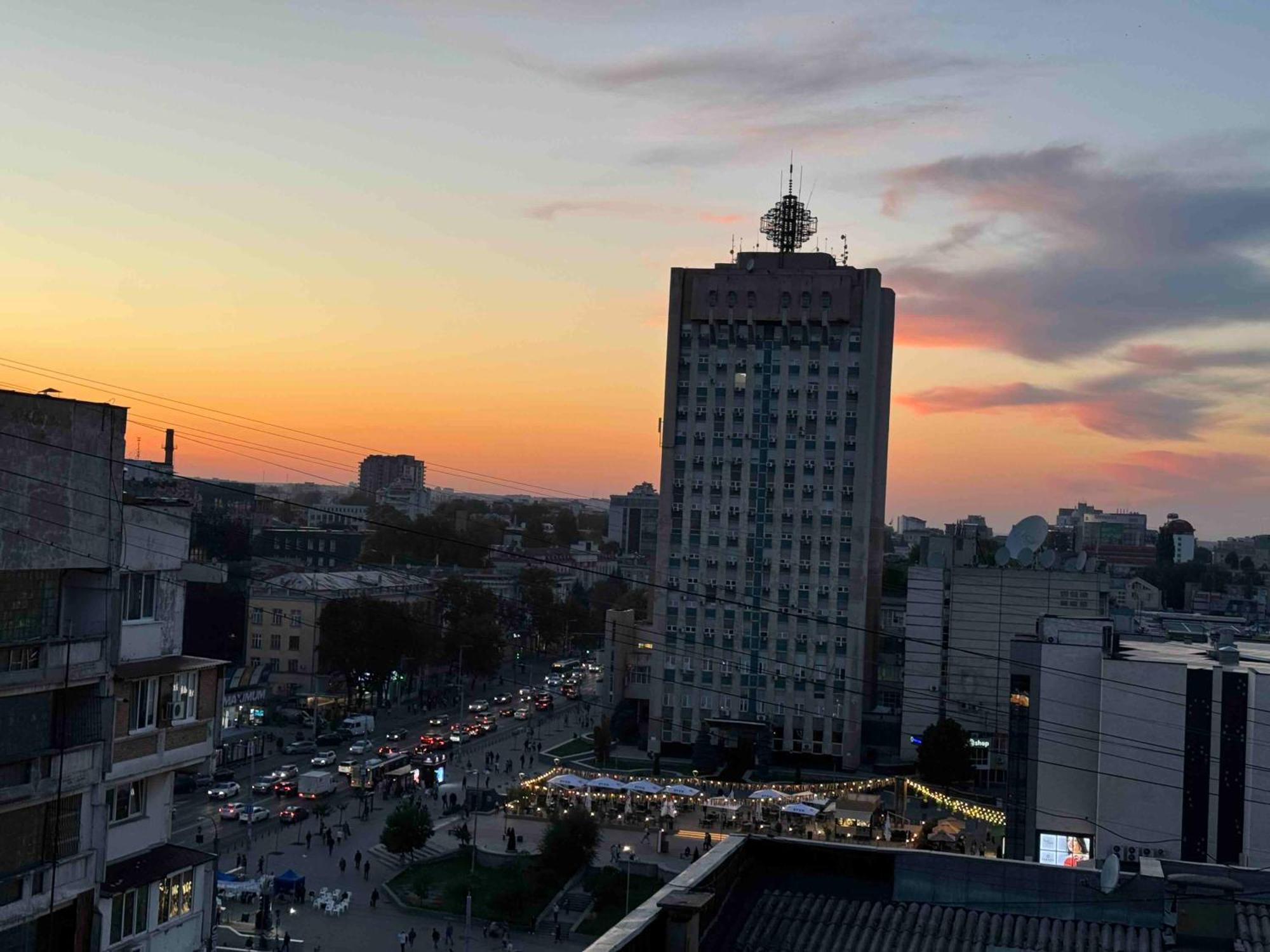 Rentnow Modern Business Apartment With 3 Bedrooms In Centre تشيسيناو المظهر الخارجي الصورة