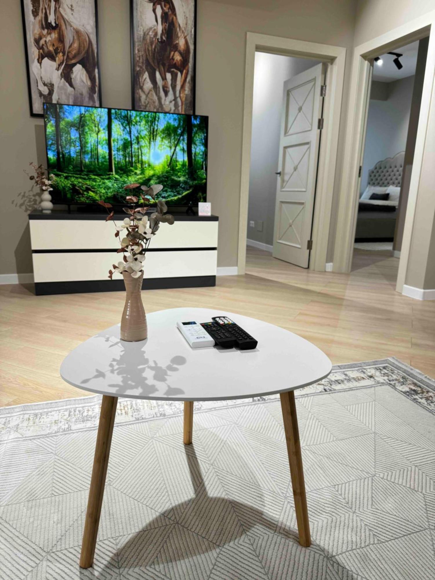 Rentnow Modern Business Apartment With 3 Bedrooms In Centre تشيسيناو المظهر الخارجي الصورة